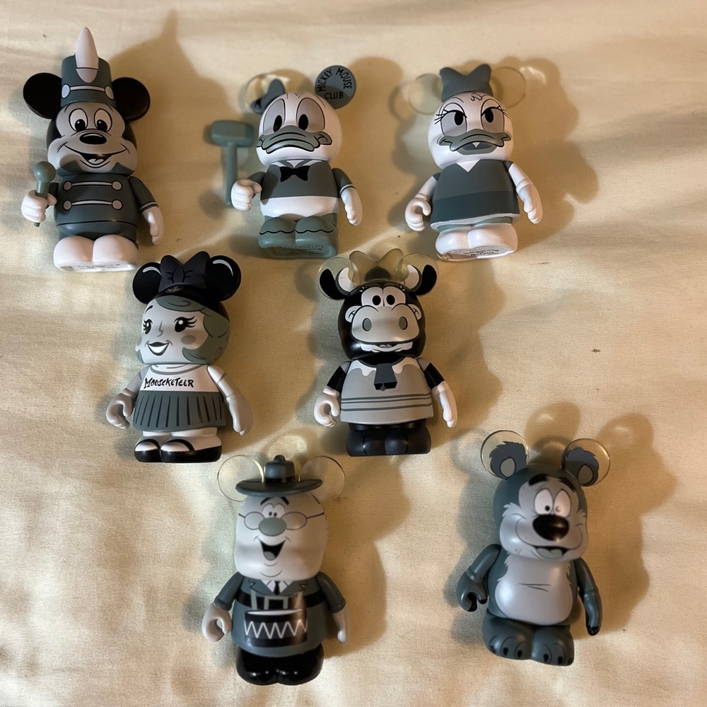 Disney Vinylmation Set of 7 Black and White Figures Mickey Mouse Club New
